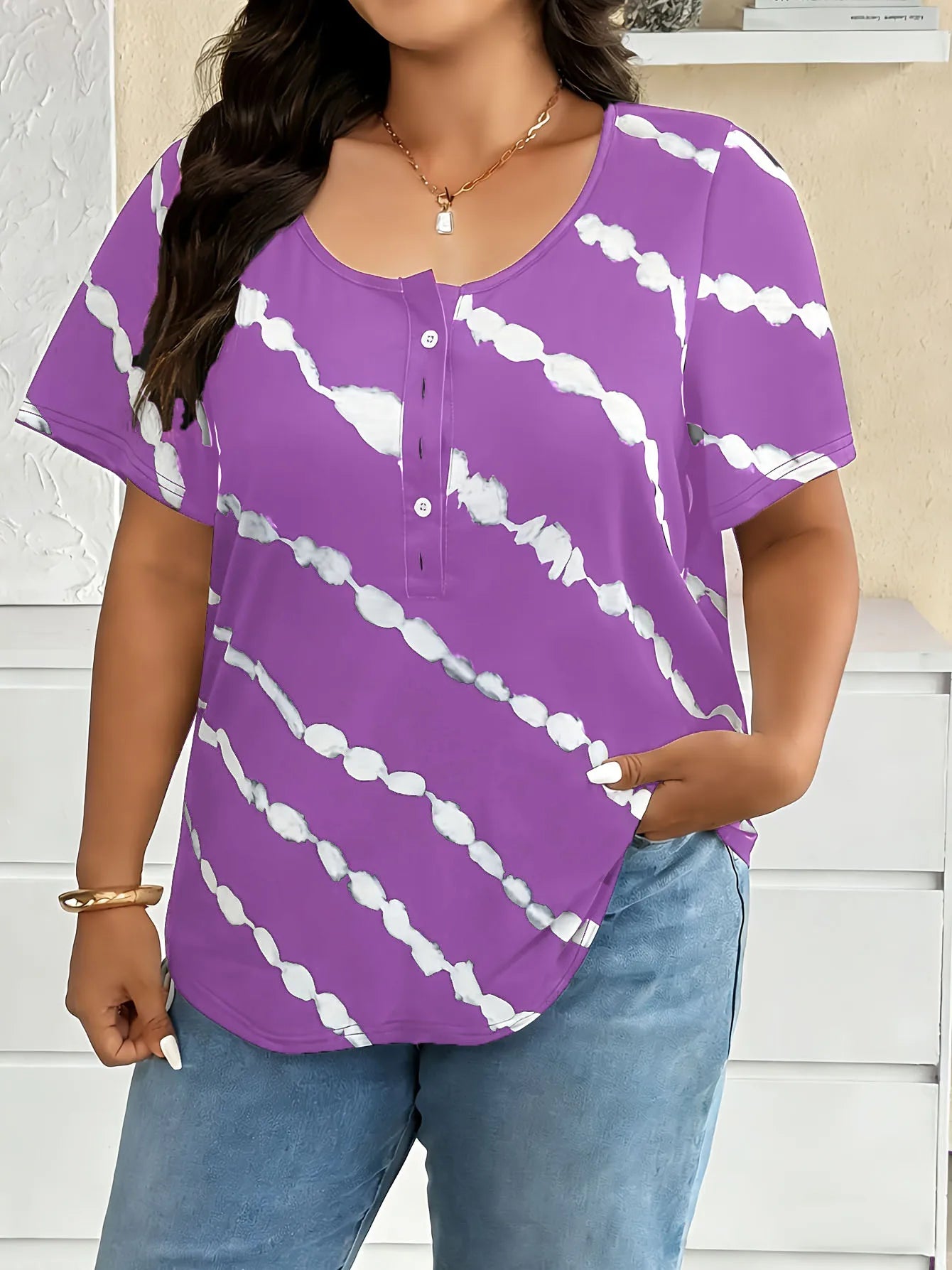 Summer new women's clothing hot selling trend round neck casual diagonal stripe button short sleeved T-shirt