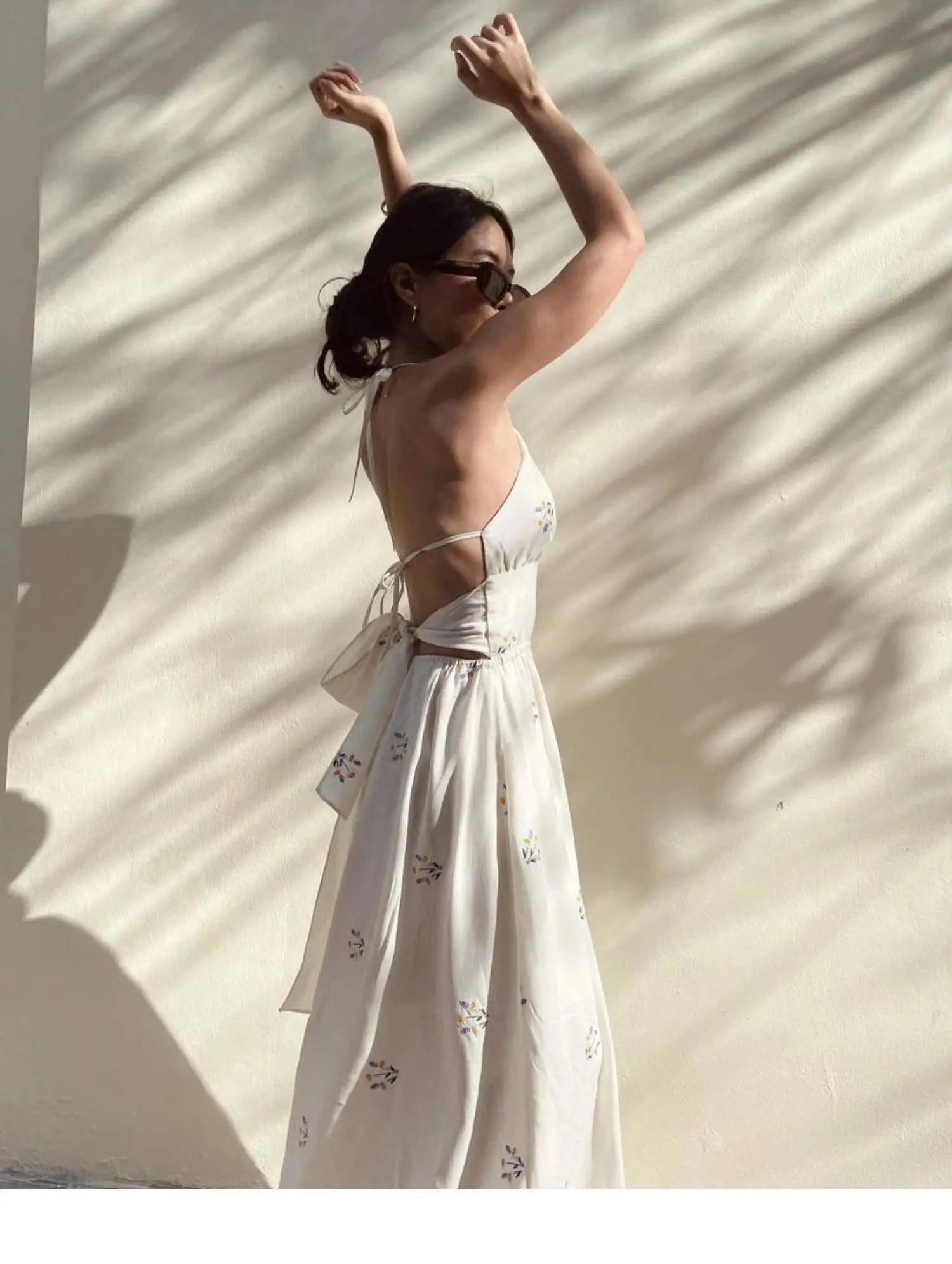 Korean style Women Summer Sleeveless Cotton Hemp Halter Neck Dress Daisy Embroidery Backless Lace Up Midi Holiday Dress