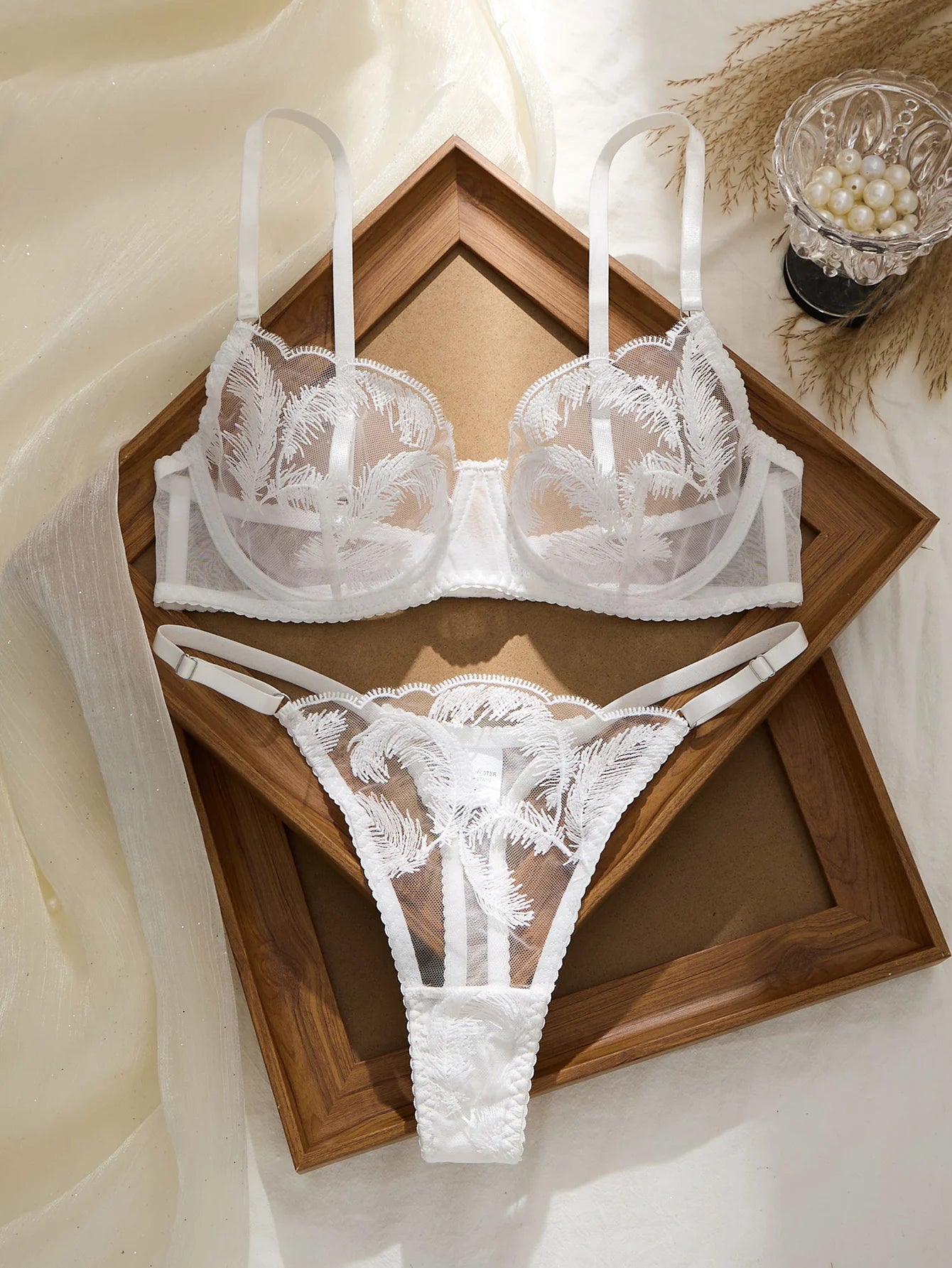 White Feather Comfortable Underwear Set Soft Fashionable Women's Close-Fitting Apparel Combination
