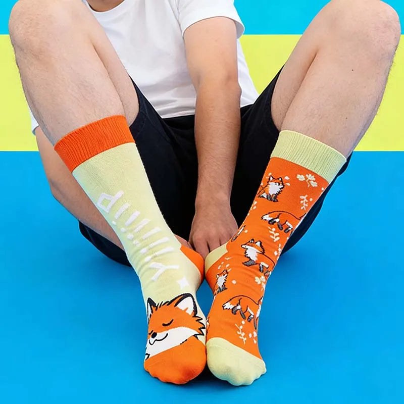 1 Pair Dual Design Cute Fox Socks - Smiley Face & All-Over Print Asymmetric Socks