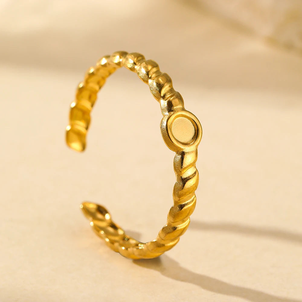 Stainless Steel Rings Trending Products Classic Atmosphere Fashion Openwork Engraving Fine Rings For Women Jewelry Unique Gifts