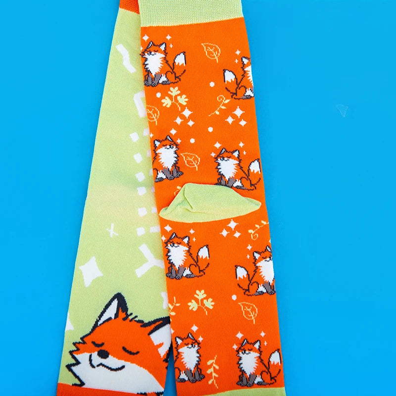 1 Pair Dual Design Cute Fox Socks - Smiley Face & All-Over Print Asymmetric Socks