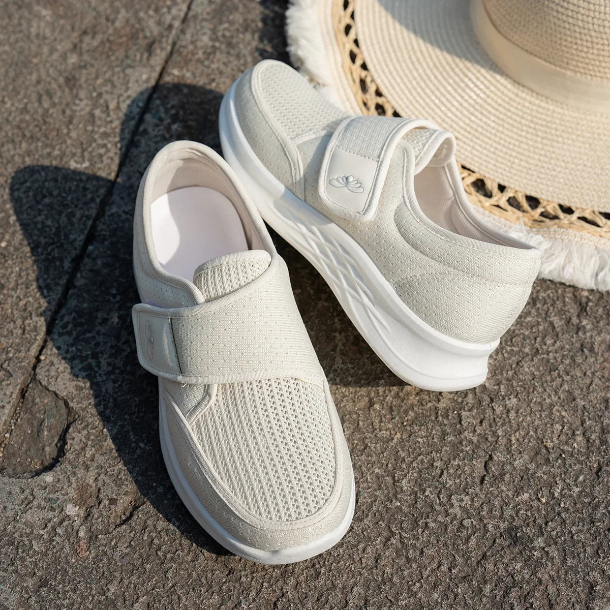 2025 Women's Summer Shoes New Fashionable Breathable Women's Casual Walking Cloth Shoes Cheap Shoes Clearance