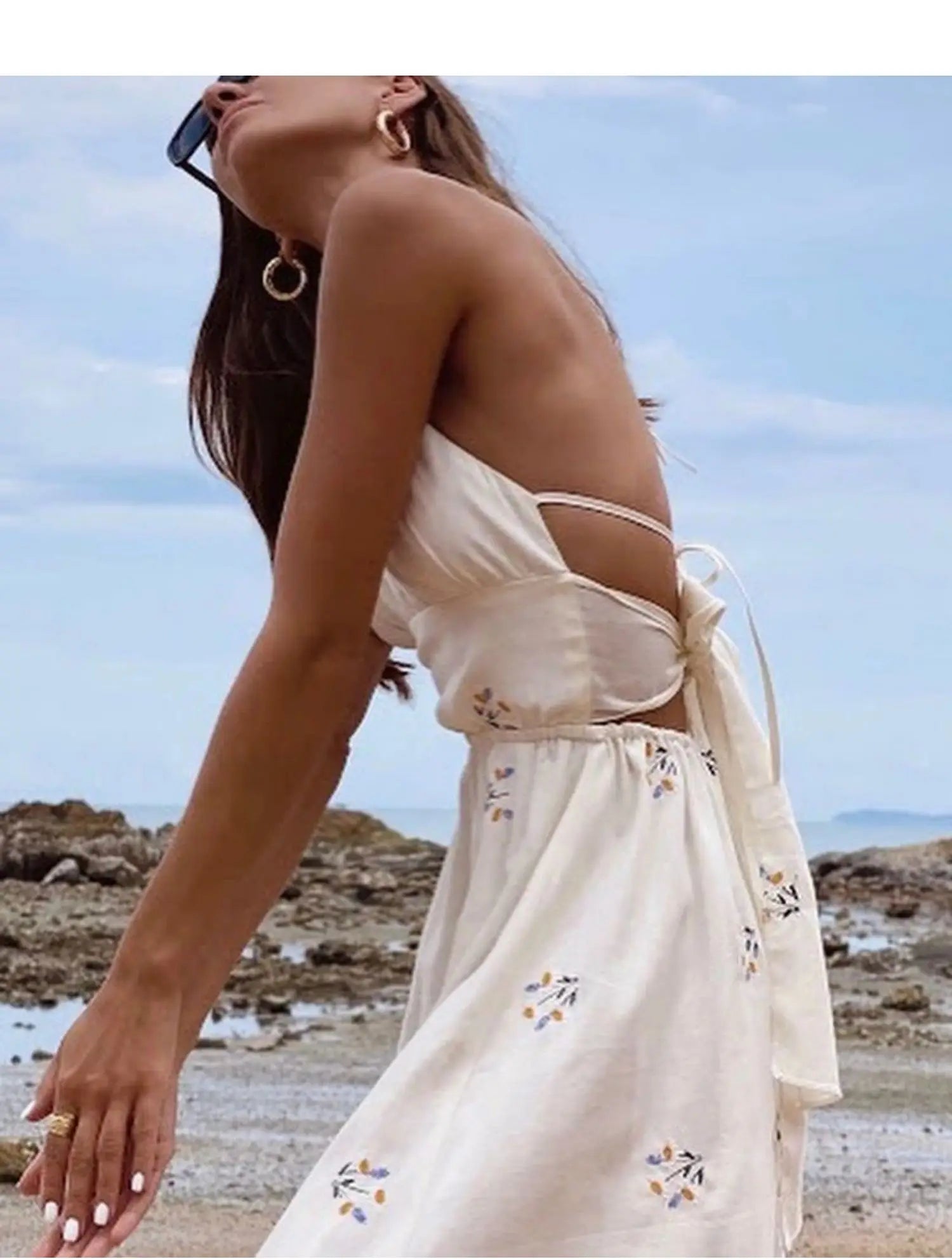 Korean style Women Summer Sleeveless Cotton Hemp Halter Neck Dress Daisy Embroidery Backless Lace Up Midi Holiday Dress