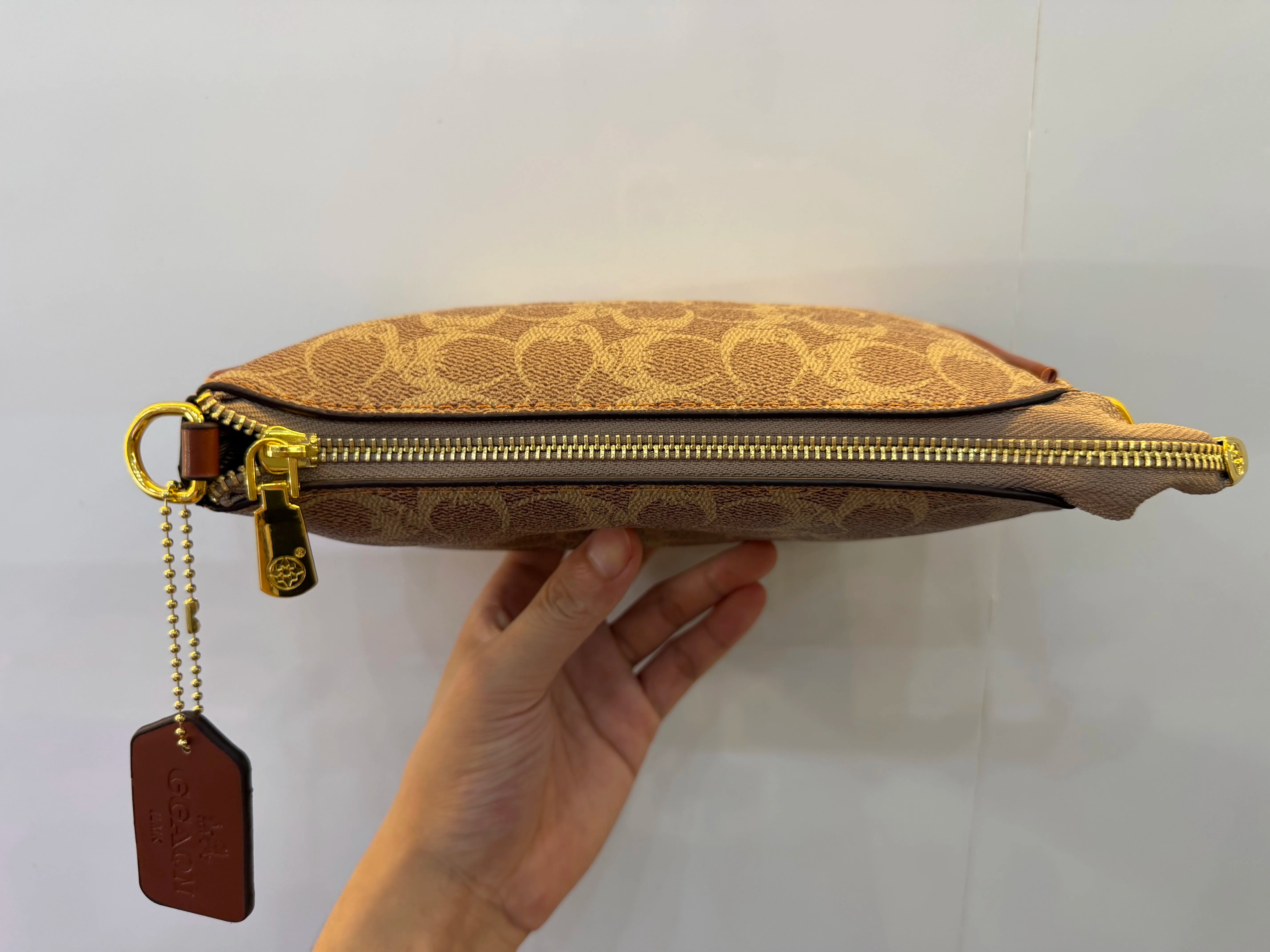 Stylish Women’s Underarm Bag for Work & Date
