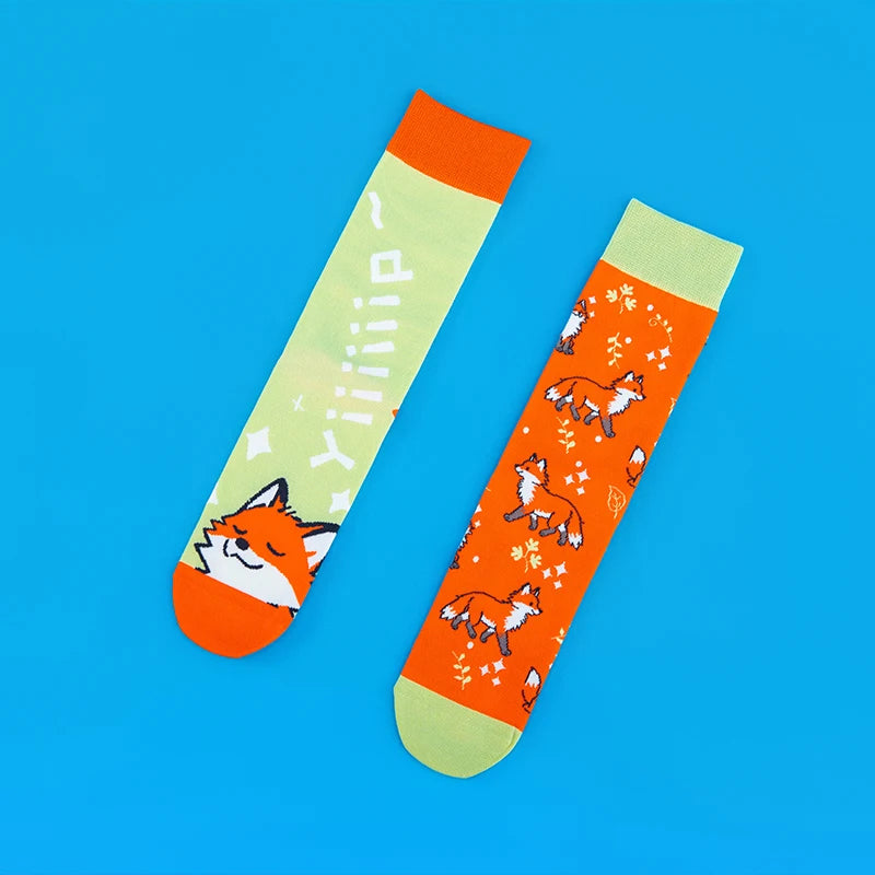 1 Pair Dual Design Cute Fox Socks - Smiley Face & All-Over Print Asymmetric Socks