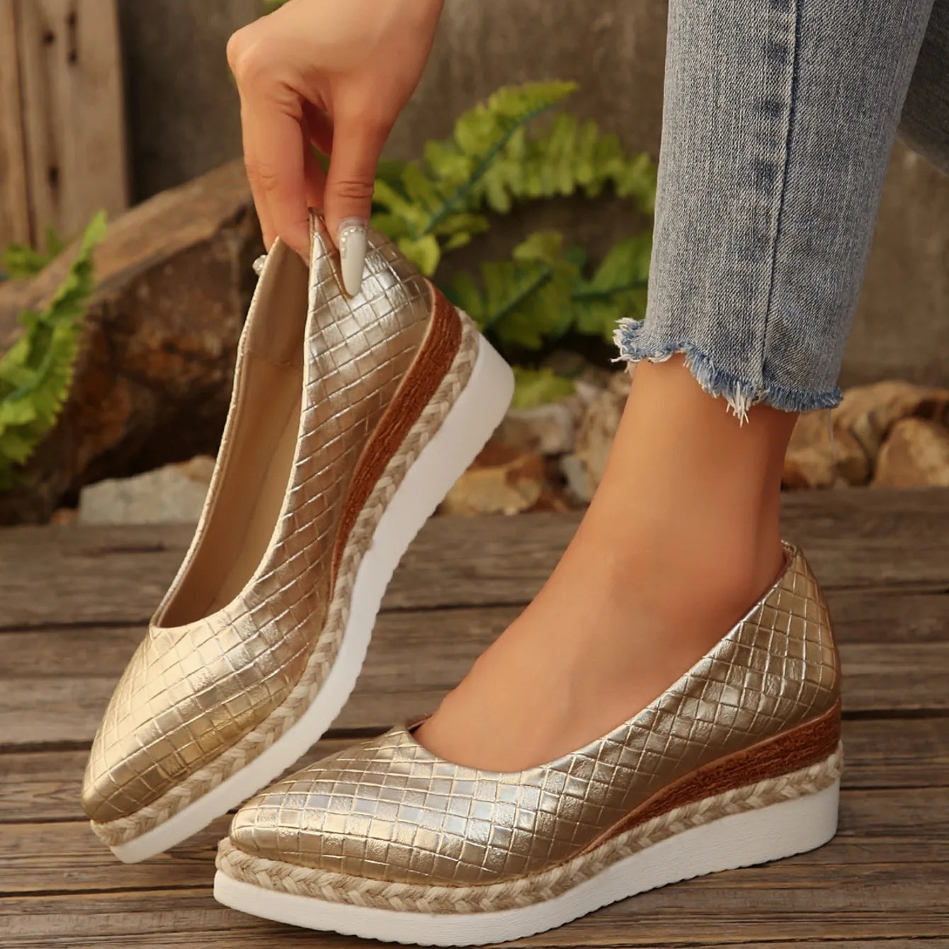 2025 New High Heels Pointed Toe Comfortable High-Heeled Shoes Ladies Shallow Mouth Lace-Up Clogs Wedge Platform Women Sneakers