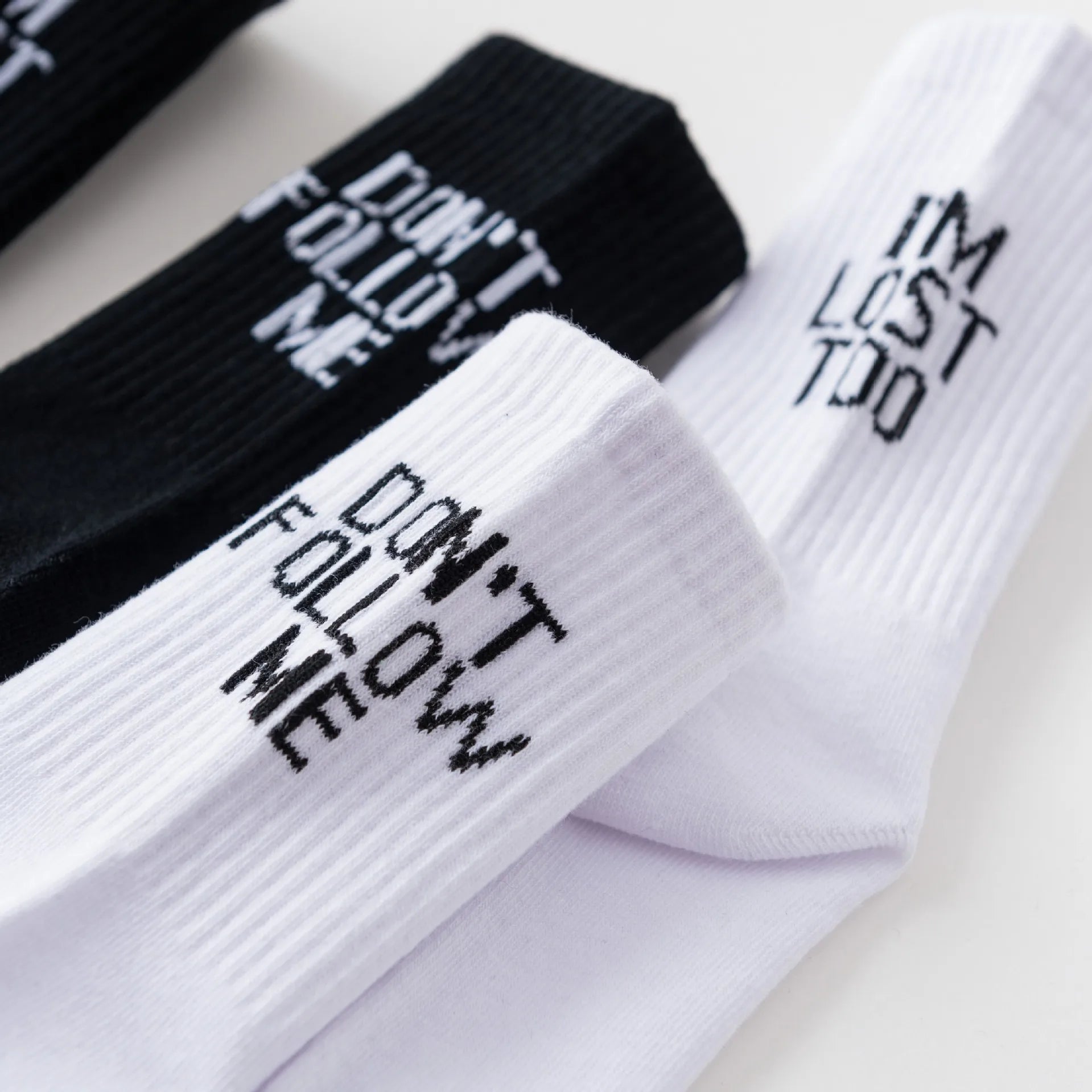 1/2 Pairs Unisex "I'm Lost Too" Letter Printed Cotton Socks Funny Novel Soft Comfortable Sweat Absorbing Breathable Casual Socks