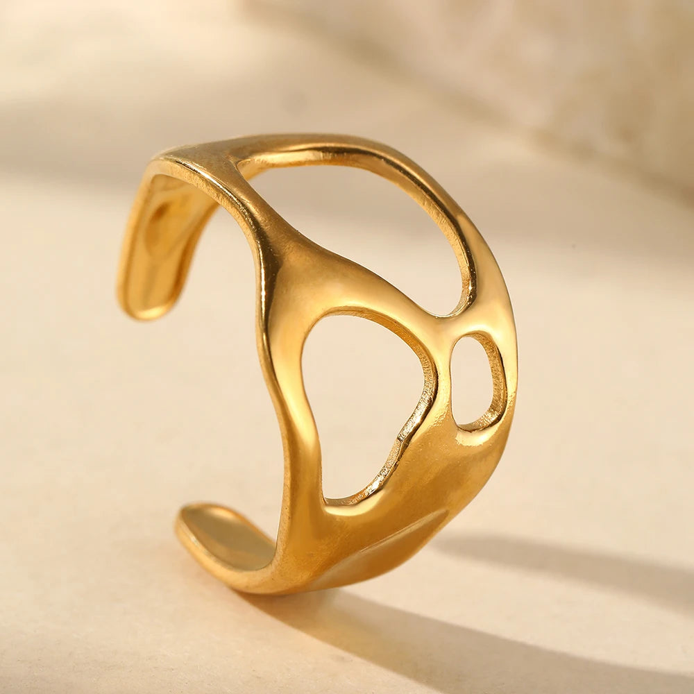 Stainless Steel Rings Trending Products Classic Atmosphere Fashion Openwork Engraving Fine Rings For Women Jewelry Unique Gifts