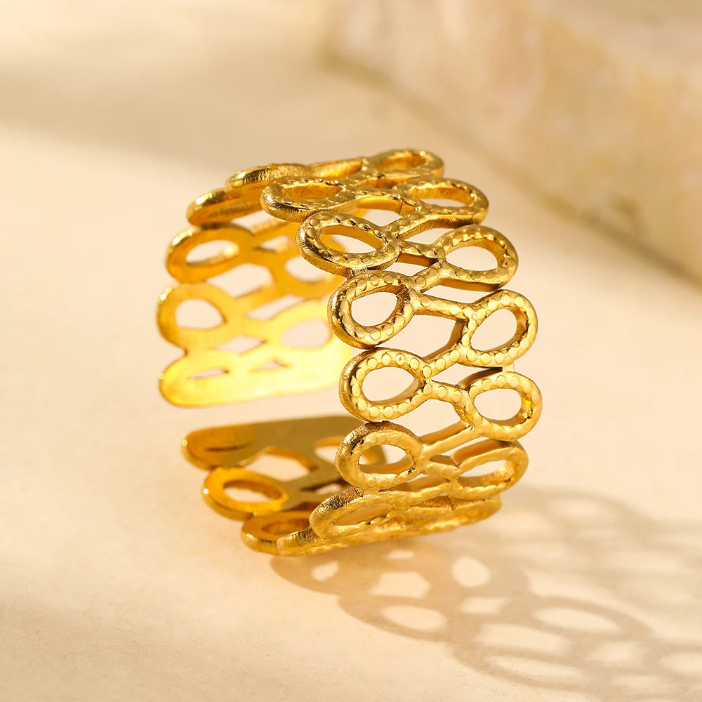 Stainless Steel Rings Trending Products Classic Atmosphere Fashion Openwork Engraving Fine Rings For Women Jewelry Unique Gifts