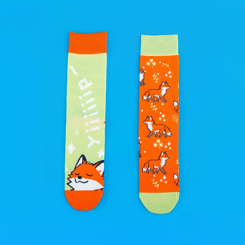 1 Pair Dual Design Cute Fox Socks - Smiley Face & All-Over Print Asymmetric Socks