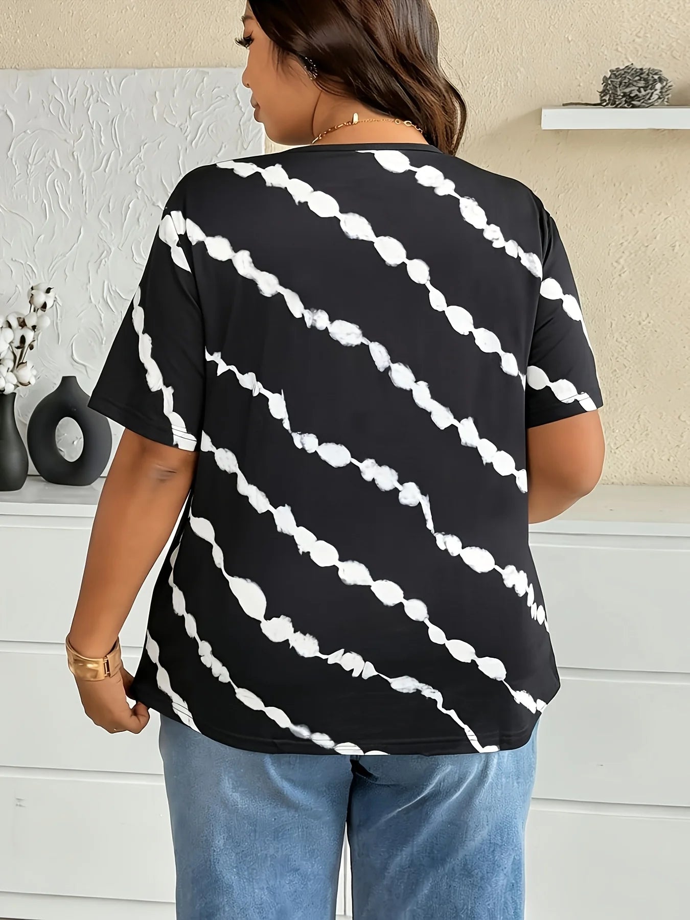 Summer new women's clothing hot selling trend round neck casual diagonal stripe button short sleeved T-shirt