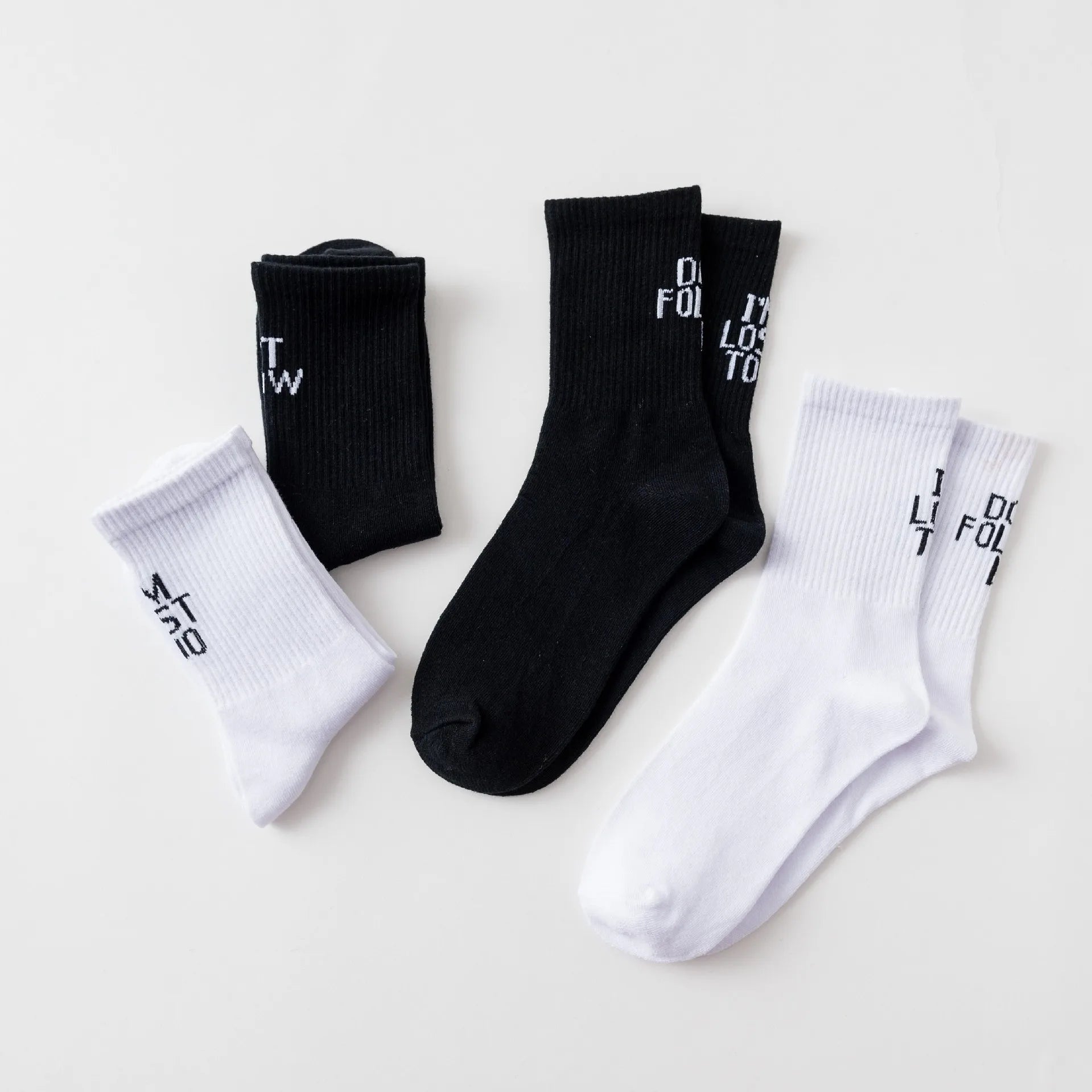 1/2 Pairs Unisex "I'm Lost Too" Letter Printed Cotton Socks Funny Novel Soft Comfortable Sweat Absorbing Breathable Casual Socks