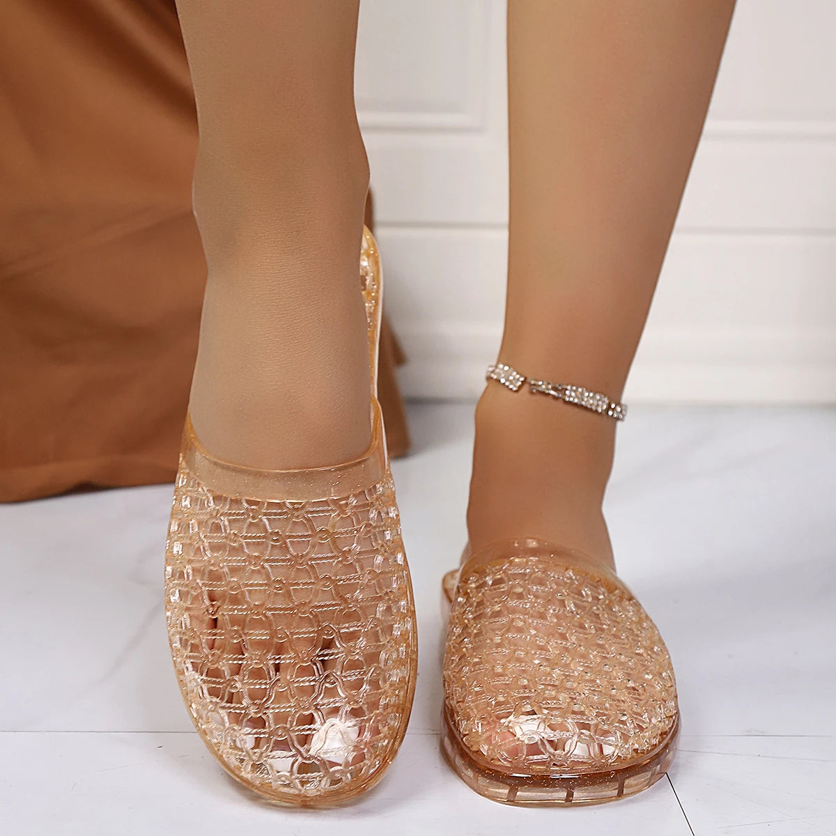 *Fashionable Hot Selling Comfortable Flat Slippers for Women Summer Round Headed Sexy Breathable Non Slip Casual Slippers