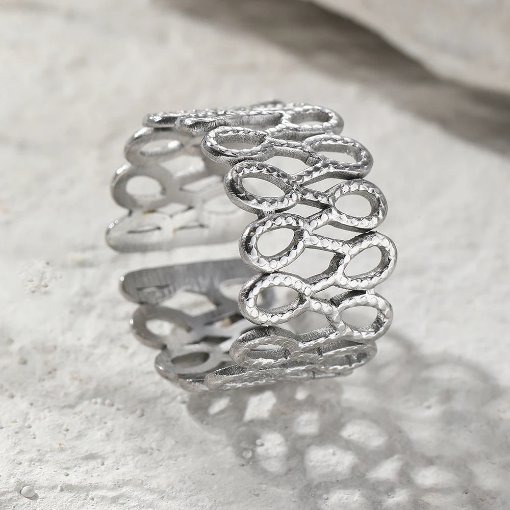 Stainless Steel Rings Trending Products Classic Atmosphere Fashion Openwork Engraving Fine Rings For Women Jewelry Unique Gifts