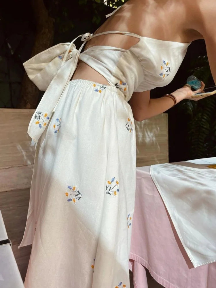 Korean style Women Summer Sleeveless Cotton Hemp Halter Neck Dress Daisy Embroidery Backless Lace Up Midi Holiday Dress